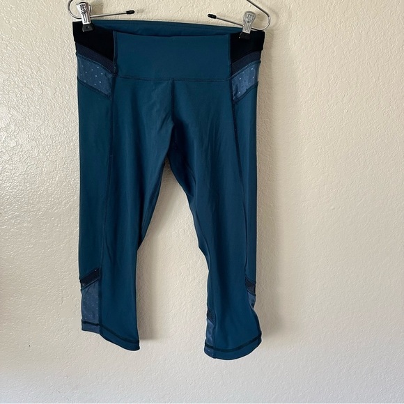 Lululemon Just Breathe Crop Alberta Lake / Black leggings size 6 - Picture 8 of 13